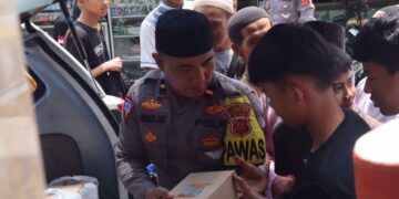 Polres Sukabumi Kota Bagikan Ratusan Nasi Kotak di Jum’at Berkah