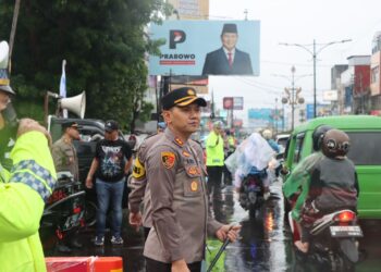 polres sukabumi kota kawal aksi unjuk rasa