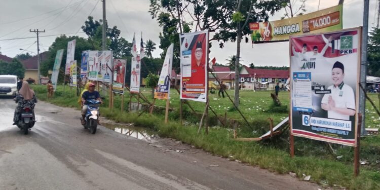 Perang Baliho Caleg di Dapil Padang Lawas 2 Tidak Terhindarkan