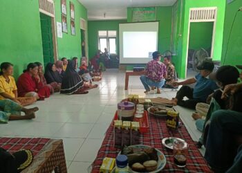 Amankan Jalannya Kegiatan Validasi BLT-DD, Bhabinkamtibmas sampaikan Pesan kamtibmas