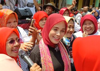 Pengusaha Tahu Gresik Mengeluh Saat Hj Siti Atikoh Ke Gresik