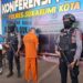 aniaya korban dengan kunci kontak