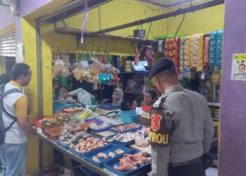 Sat Samapta Polres Ciamis Giat Pemantauan Harga dan Ketersediaan Bahan Pokok di Pasar Subuh Ciamis