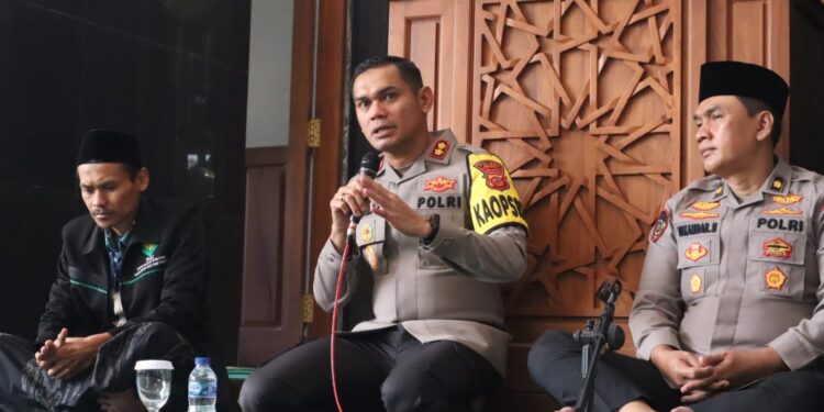 Perkuat Mental Anggota, Polres Ciamis Laksanakan Binrohtal di Masjid Al Hidayah