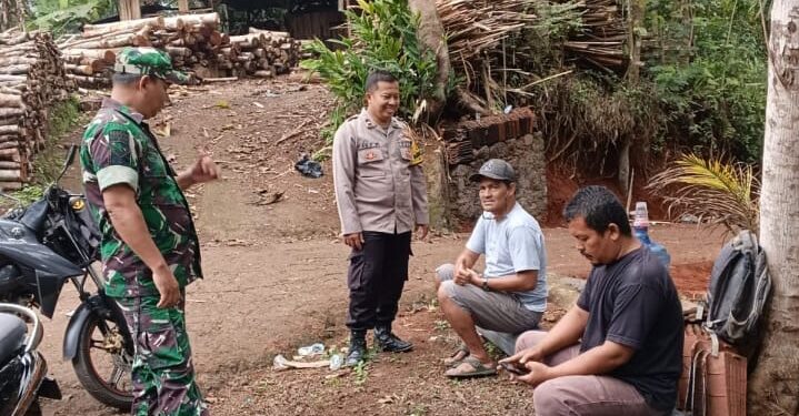 Ops Mantap Brata, Polsek dan Koramil Rajadesa Datangi Tomas Sinarbaya Beri Imbauan Kamtibmas