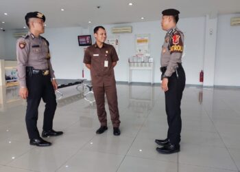 Tiga Personel Samapta Patroli Dialogis Sasar Tiga Lokasi Cipta Kondisi Ops Mantap Brata
