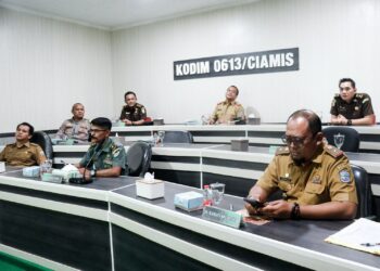 Wabup Yana Ikuti Komsos Virtual Bersama TNI AD di Makodim 0613 Ciamis