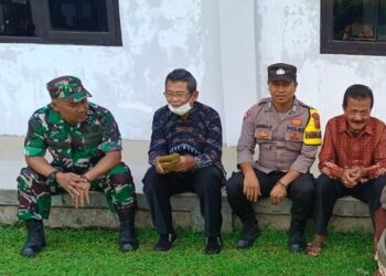 Ops Mantap Brata, Polsek Sukadana Polres Ciamis Datangi Warga Salakaria Beri Imbauan Kamtibmas