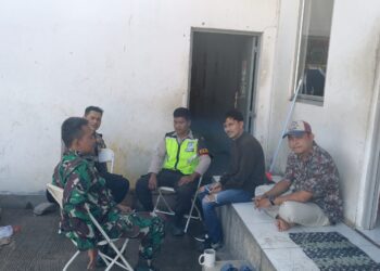Dekati warga Babinkamtibmas bersinergi dengan Babinsa Sambangi Warga dan Berikan Imbauan Kamtibmas