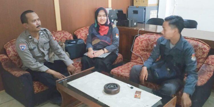 Ops Mantap Brata, Polsek Cimaragas Patroli Dialogis ke Warga Cidolog