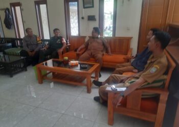 Ops Mantap Brata, Polsek Lakbok Polres Ciamis Sambang ke Warga Desa Sidarahayu