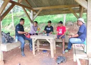 Beri Rasa Aman dan Nyaman, Polsek Lakbok Polres Ciamis Kunjungan Silaturahmi kepada Aparatur Desa Desa Kutawaringin