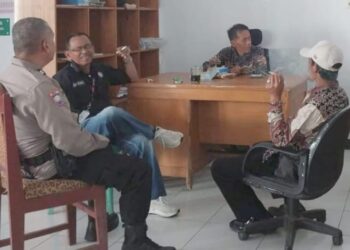 Ops Mantap Brata, Polsek Panumbangan Polres Ciamis Patroli Dialogis ke Warga Kertaraharja