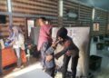 Polsek Warudoyong Kerahkan Sejumlah Personelnya Untuk Amankan Kegiatan Penyortiran Dan Pelipatan Surat Suara Pemilu 2024