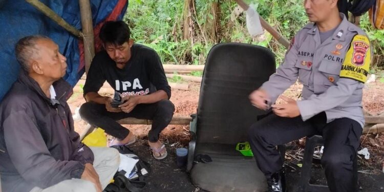Cipta Kondisi Operasi Matap Brata 2023/2024, Polsek Cijeungjing Polres Ciamis Kunjungan Silaturahmi kepada Warga Desa Kertaharja