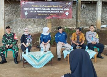 Polsek Cikoneng Polres Ciamis Monitoring Pelantikan KPPS Desa Nasol
