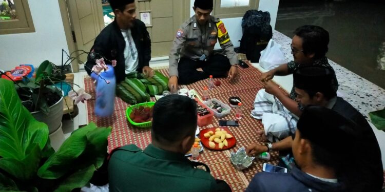 Ops Mantap Brata, Polsek Cikoneng Polres Ciamis Patroli Dialogis ke Desa Gegempalan Beri Imbauan Kamtibmas