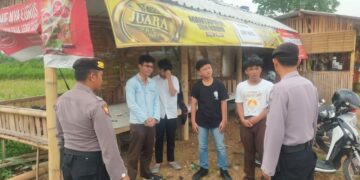 Guna menciptakan keamanan dan kondusif, Polsek Cibeureum Patroli Dialogis dan Sambangi Warga