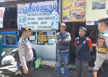 Ops Mantap Brata, Sat Samapta Polres Ciamis Patroli ke Pasar Imbanagara Ciamis Beri Imbauan Antisipasi Premanisme