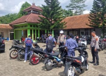 Sat Lantas Polres Ciamis Giat Sosialisasi Larangan Penggunaan Knalpot brong di Smk Taruna Bangsa