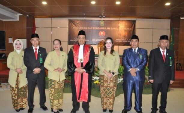 Ketua Pengadilan Negeri ( PN ) Bandung Kelas IA Lantik Tiga Panitera Muda ( Panmud )