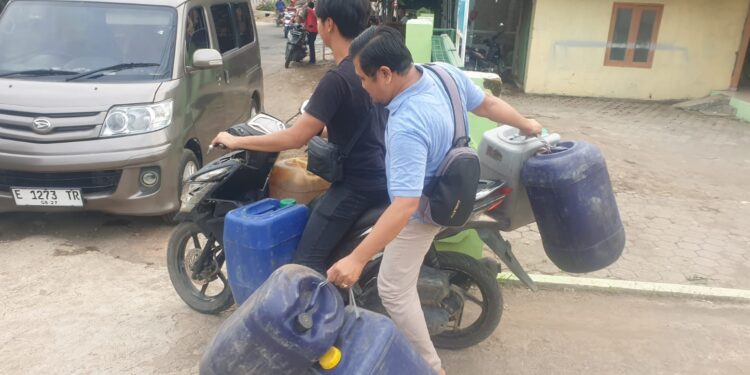 Tiga Tersangka Ditahan Terlibat Kasus Penyalahgunaan BBM Subsidi di Indramayu