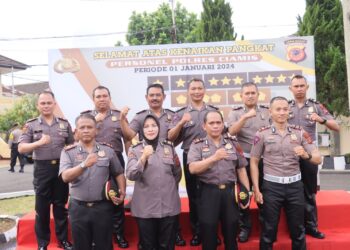 Kapolres Ciamis Pimpin Upacara Korps Raport Kenaikan Pangkat Puluhan Anggota Polri