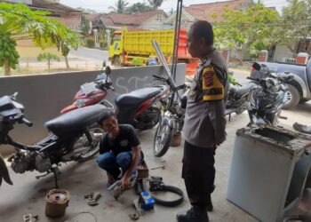 Ops Mantap Brata, Polsek Lakbok Polres Ciamis Sambang ke Warga Desa Sidarahayu