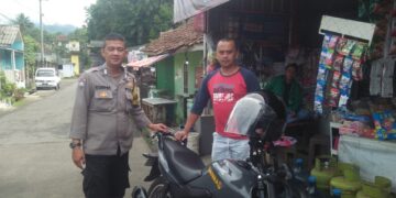 Patroli Rutin Polsek Kadudampit Untuk Dekatkan Dengan Masyarakat