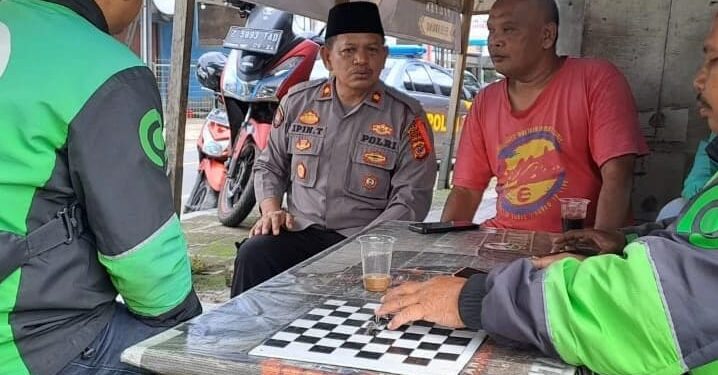 Gelar Jumat Curhat, Polsek Cikoneng Polres Ciamis Sampaikan Himbauan dan Dengarkan Kelurahan Warga Desa Sindangkasih