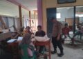 Polsek Ciamis Polres Ciamis Awasi Distribusi Bapanas Beras 10 Kg ke Warga Petirhilir