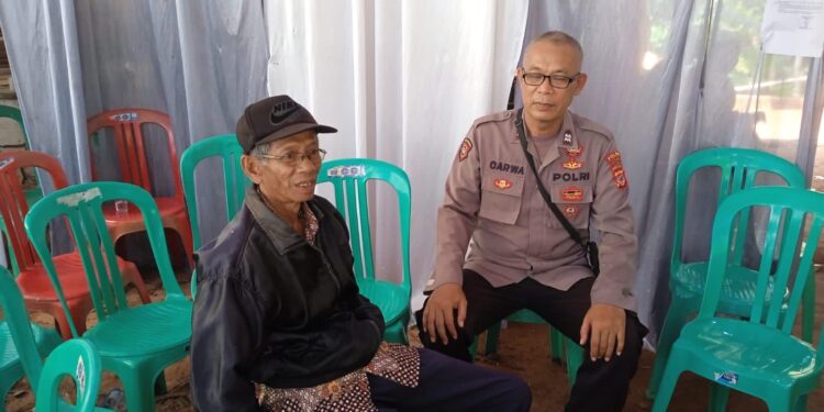 Ops Mantap Brata, Polsek Sukadana Polres Ciamis Patroli Dialogis ke Warga di Desa Bunter