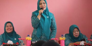 Rosalina Beri Motivasi ke PKK Desa Sanggapati Untuk Tingkatkan Kesejahteraan dan Kesehatan Masyarakat