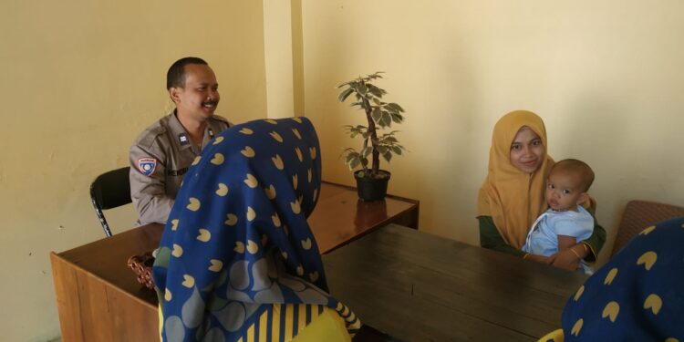 Beri Rasa Aman dan Nyaman, Polsek Cimaragas Polres Ciamis Giat Kunjungan Silaturahmi kepada Warga Gandapura Desa Janggala