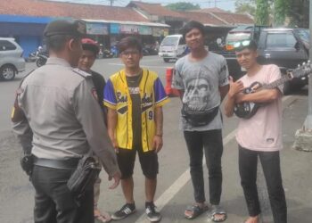 Ops Mantap Brata, Sat Samapta Polres Ciamis Patroli ke Ruko Pasar Beri Imbauan Antisipasi Premanisme