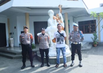 Beri Rasa Aman dan Nyaman, Polsek Ciamis Polres Ciamis Giat PAM Kebaktian di Gereja Katolik Santo Yohanes Pembaptis Ciamis