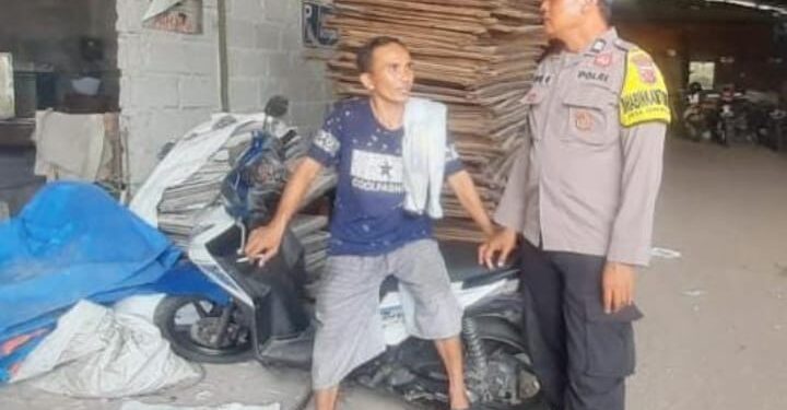 Ops Mantap Brata, Polsek Cikoneng Polres Ciamis Datangi Warga Desakidul Beri Imbauan Kamtibmas