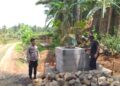 Humanis, Polsek Cisaga Polres Ciamis Gelar Ops Mantap Brata dan Bantu Warga Bangun Gapura