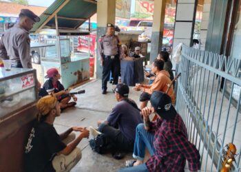 Antisipasi Kejahatan, Sat Samapta Polres Ciamis Giat Pemantauan Sasaran Premanisme di Area Ruko Pasar Ciamis