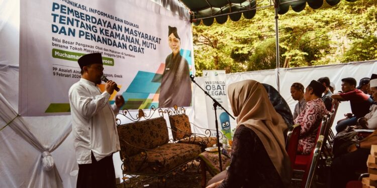 KH.Toyyib Mubarok Caleg Partai PPP Bersama Anggota DPR RI Berikan Sosialisasi KIE BPOM