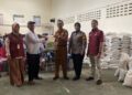 Polsek Ciamis Polres Ciamis Awasi Distribusi Bapanas ke Warga di Desa Mekarjadi
