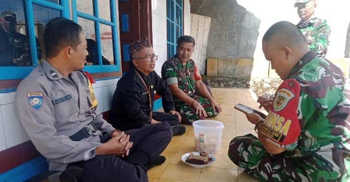 Ops Mantap Brata, Kanit Binmas Polsek Panjalu Polres Ciamis Datangi Warga Mekarwangi