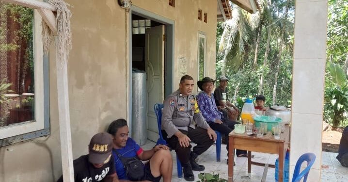 Polsek Sukadana Polres Ciamis Giat Kunjungan Silaturahmi kepada Warga Desa Sukadana