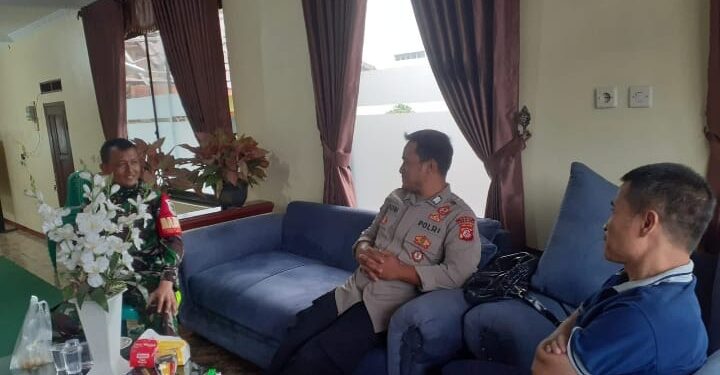 Beri Rasa Aman dan Nyaman, Polsek Panjalu Polres Ciamis Giat Kunjungan Silaturahmi kepada Warga Desa Cibeureum