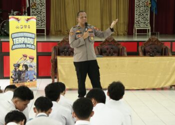 Polres Gresik Gelar Sosialisasi Penerimaan Anggota Polri di SMA
