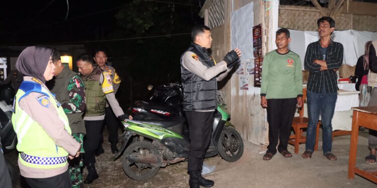 Patroli Malam, Gabungan Polri dan TNI di Sukabumi Pantau Kesiapan Pengamanan TPS