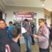 Polres Ciamis Awasi Pengiriman Logistik Pemilu ke Tingkat PPK Kecamatan Cikoneng