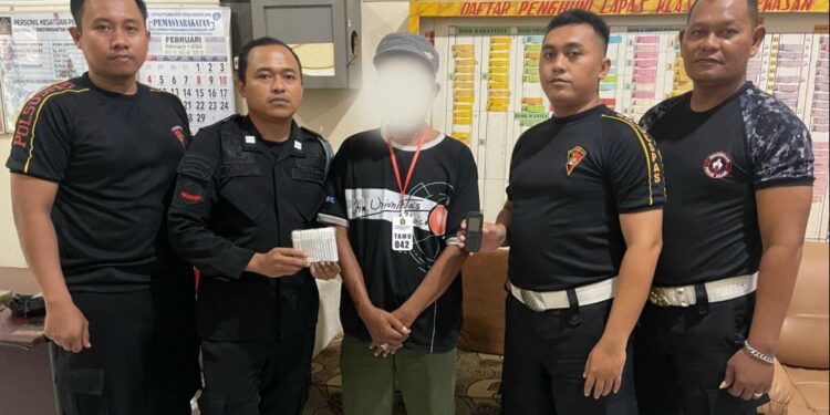Petugas Lapas Pamekasan Berhasil Gagalkan Penyelundupan Hp