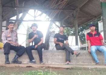 Beri Rasa Aman dan Nyaman, Polsek Cikoneng Polres Ciamis Giat Kunjungan Silaturahmi kepada Warga Desa Sukasenang