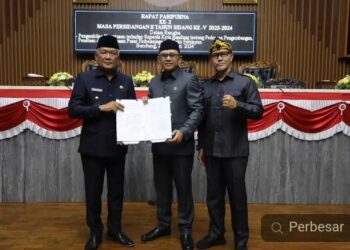 DPRD Kota Bandung Gelar Rapat Paripurna Dalam Rangka Pengambilan Keputusan Raperda